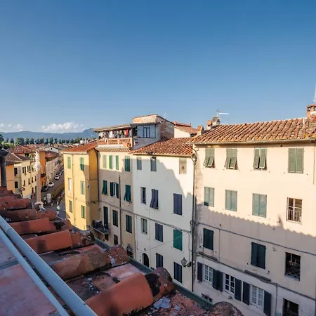 Beautiful Near Via Fillungo Apartamento